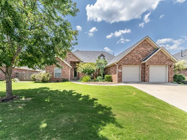 4315 E Troon Dr, Fayetteville, AR 72701