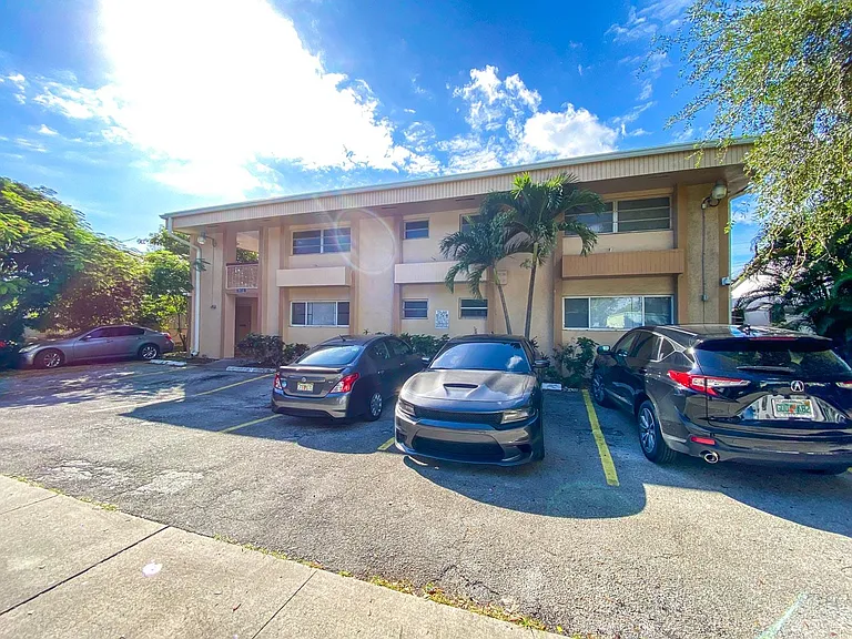 1928 Jefferson St #4 — Photo 8