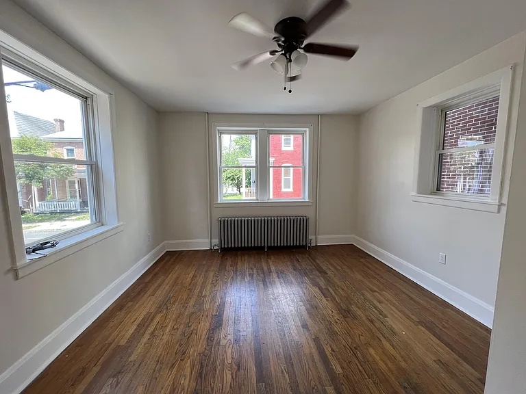 424 N Locust St #2 — Photo 4