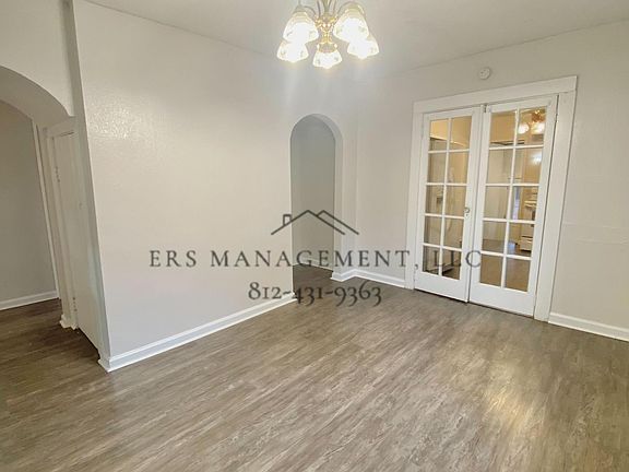 3rd image of 2529 S Rotherwood Ave
