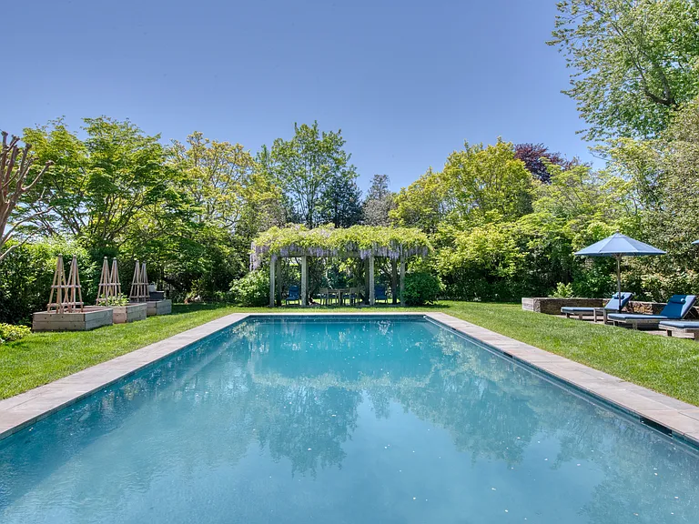 46 Westminster Rd — Photo 23