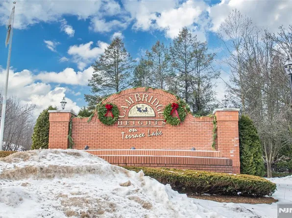 454 Cambridge Dr, Butler, NJ 07405