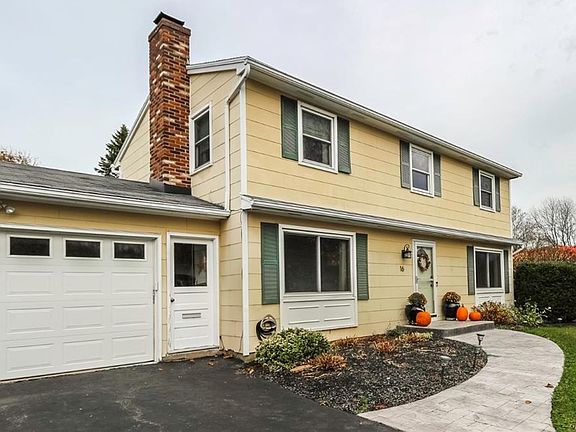3rd image of 16 Mount Vernon Cir