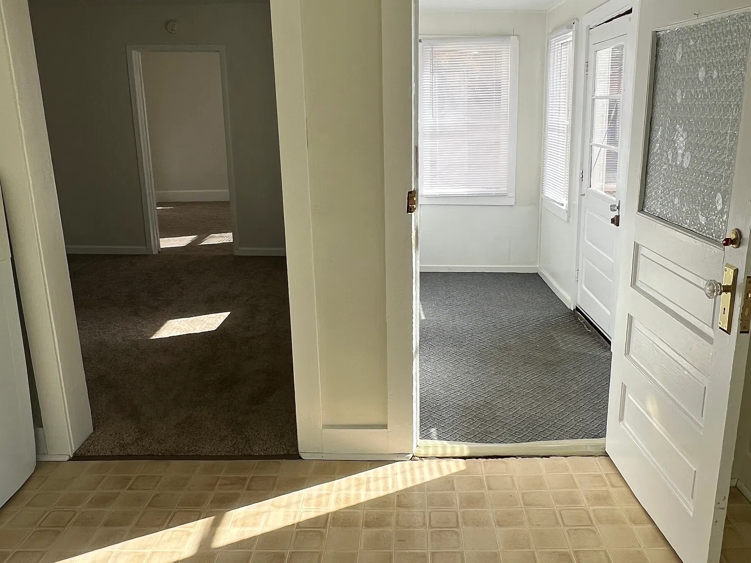 2 bed, 975 sqft, $975 — Photo 3