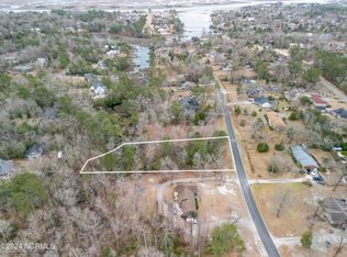 70 Hughes Rd, Hampstead, NC 28443