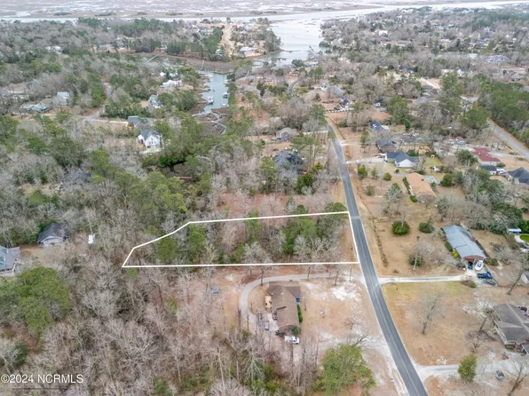 70 Hughes Road, Hampstead, NC 28443
