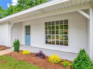 2263 Christopher Dr E, Mobile, AL 36609