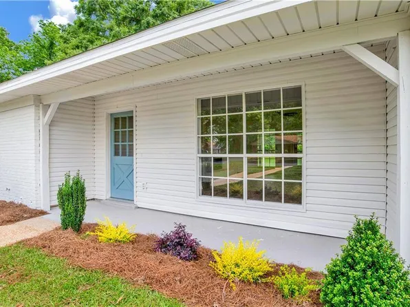 2263 Christopher Dr E, Mobile, AL 36609