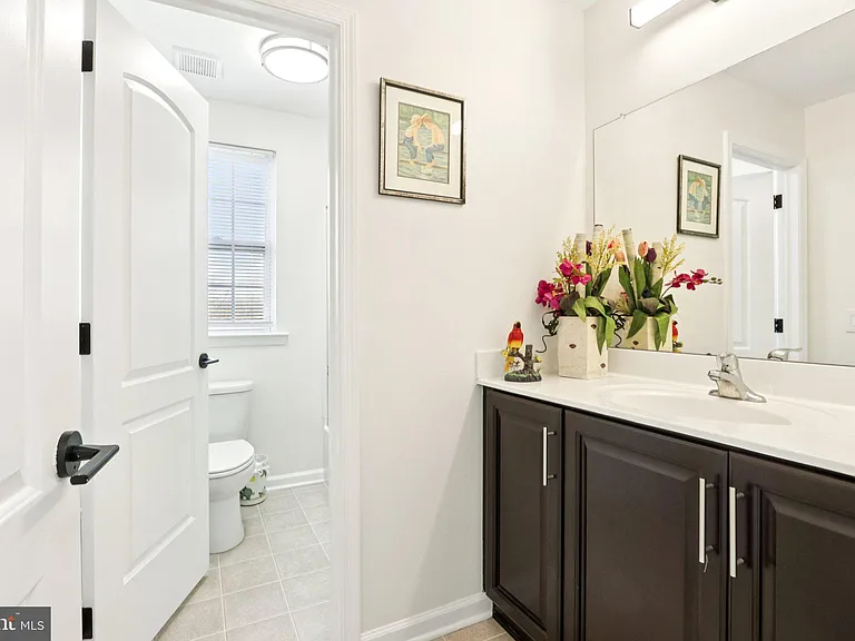 1035 Thorndale Dr — Photo 40