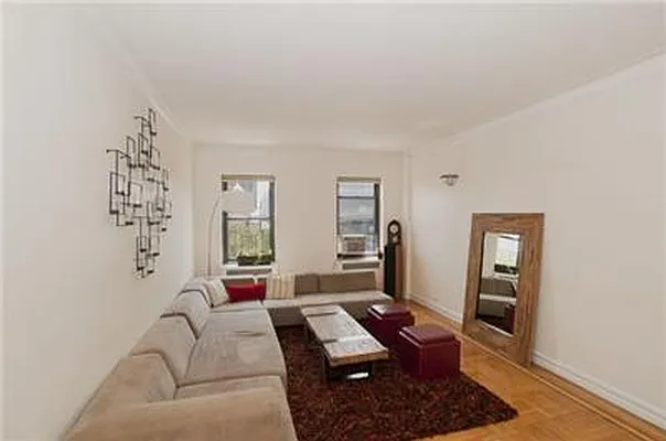 Sold by R New York | media 13