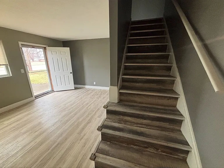 5976 Engle Rd — Photo 11