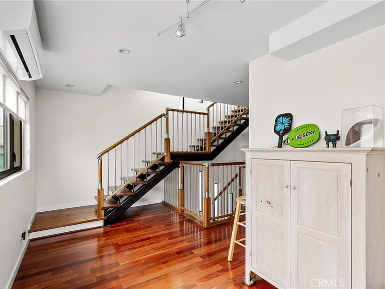 925 Monterey Blvd — Photo 22