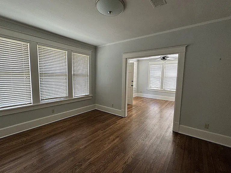 688 S Mansfield St — Photo 11