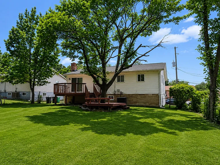 4310 Ridgecrest Dr — Photo 2
