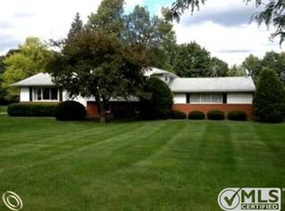 546 Allston Dr, Rochester Hills, MI 48309