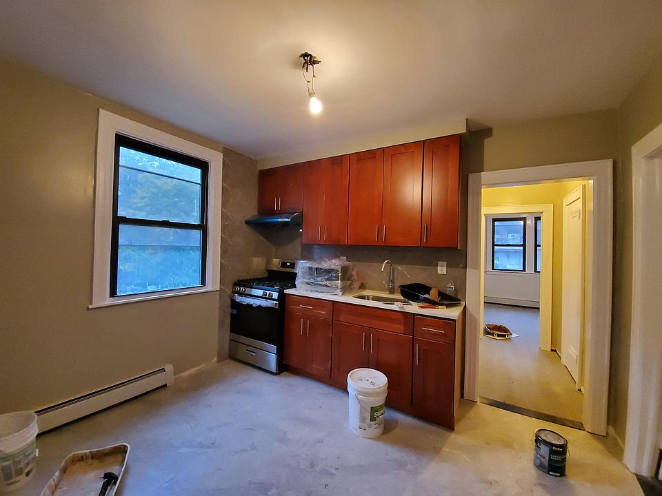 1st image of 14125 84th Dr #2