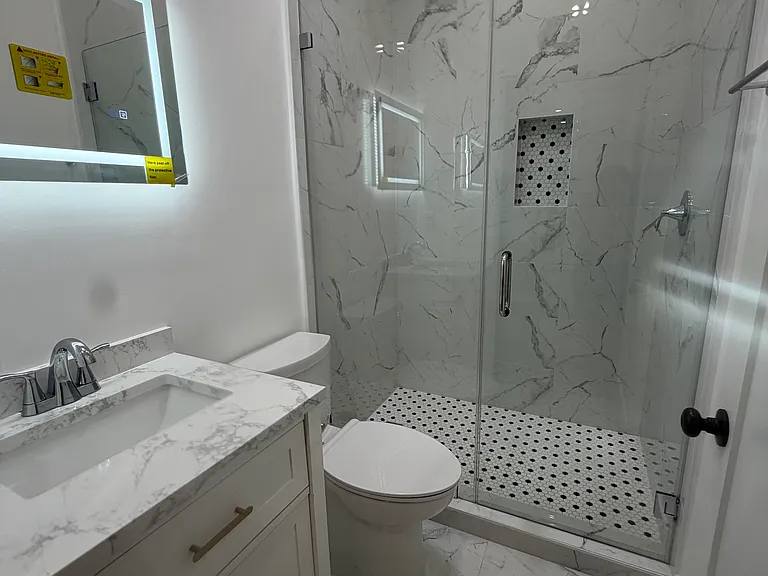 153 E 47th St #153 — Photo 7