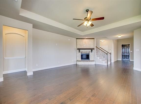 4th image of 205 Crestlyn Dr