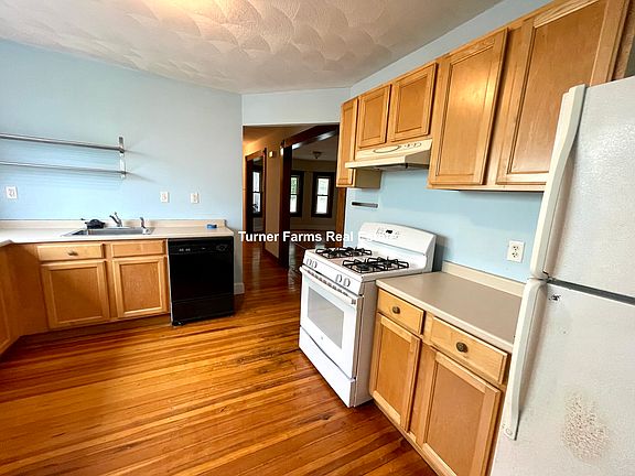 3rd image of 23 Renfrew St #R