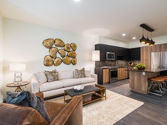 3rd image of 1750 Wewatta St #21309