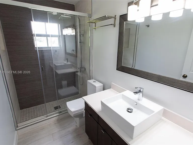 2919 Virginia St — Photo 10