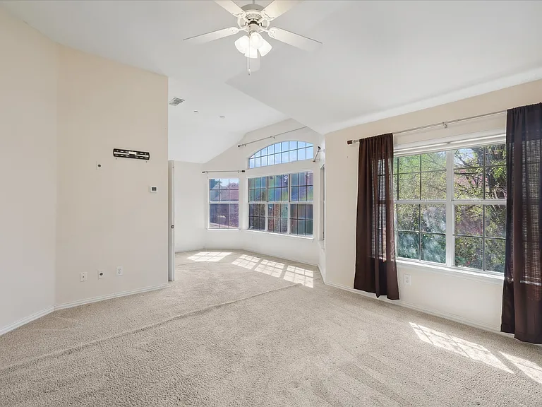 14625 Windsor Ct — Photo 39