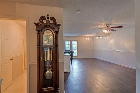 4th image of 1301 Milton Ct
