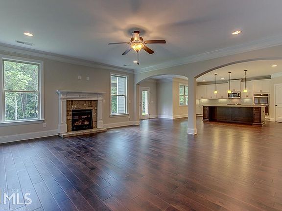 4th image of 949 S Jeff Davis Dr #4