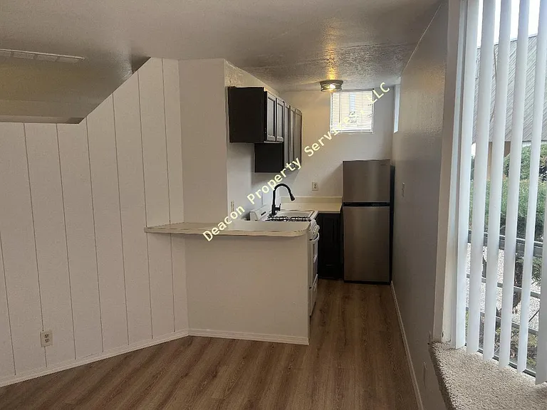 1830 Vassar Dr SE — Photo 9