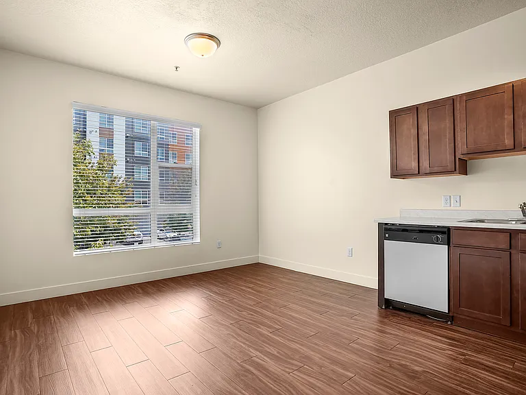 West Station Apartments — Photo 20