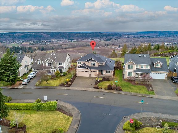 Breathtaking views of the Sumner Valley, Olympic mountains and the Port of Tacoma>