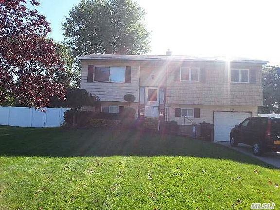 2nd image of 79 Babylon Ave