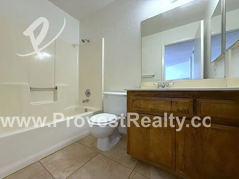 21777 Panoche Rd #4 — Photo 12