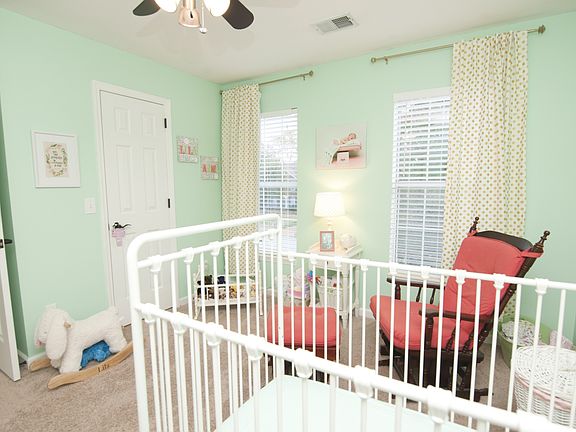 5th image of 212 Dandridge Dr