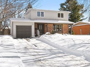 19 Chanonhouse Dr, Ottawa, ON K0A2Z0