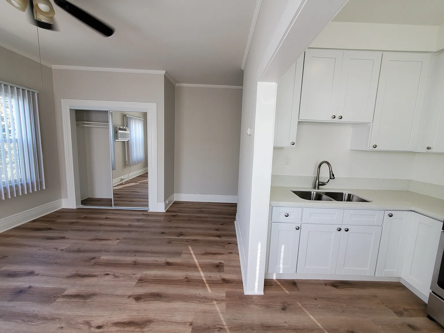 Studio, 420 sqft, $1,500 — Photo 4
