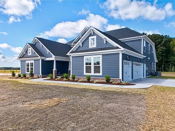3rd image of 4030 Tucker Ln