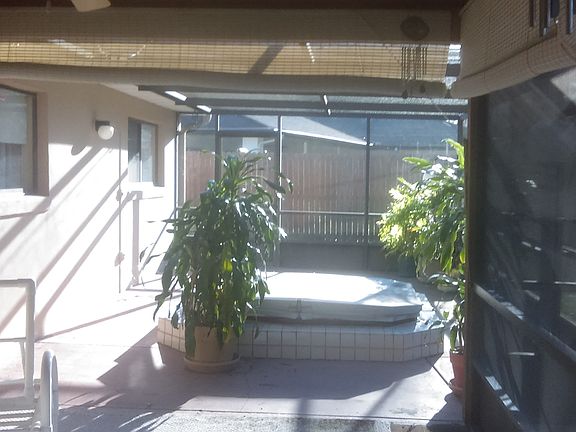 4th image of 1110 Alladin Dr
