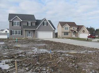 28 Sagebrush Ln, Lancaster, NY