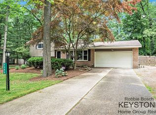 7395 Sheffield Dr SE, Ada, MI 49301