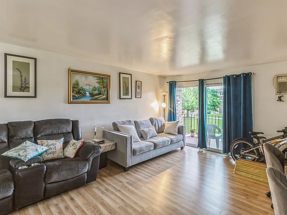 3rd image of 670 Hill Dr APT 209