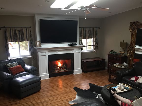 2nd image of 986 Lochmoor Blvd