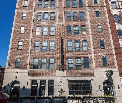 4th image of 846 W Montrose Ave #814