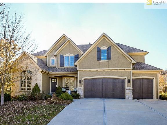 JS Robinson floorplan on large cul de sac