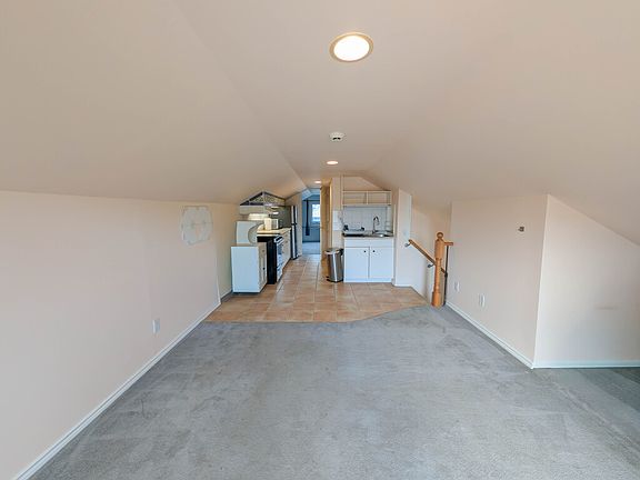 5th image of 977 Parkhill Ave