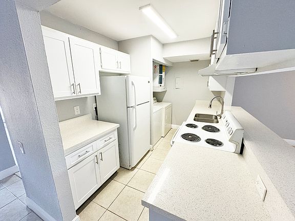 2nd image of 4421 Treehouse Ln APT 21F