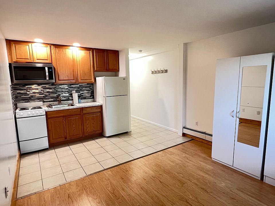 2nd image of 312 Green St APT 7
