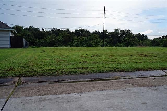 2nd image of 4212 Lac Bienville Dr