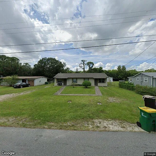 319 Pine Ave