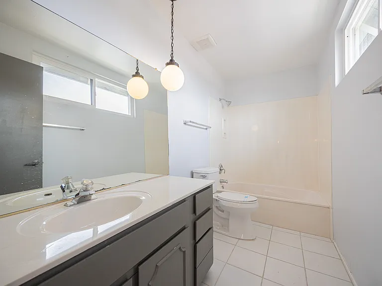4710 N 10th Pl — Photo 18
